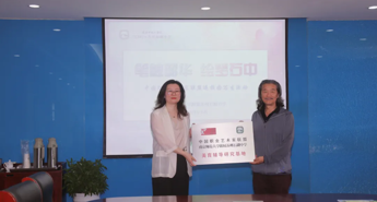 【向恒·德育】笔触韶华，绘梦石中——艺术大咖进校园，开启美育新篇章（1）