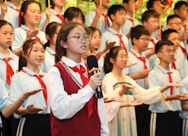 迎六一，初一学生合唱