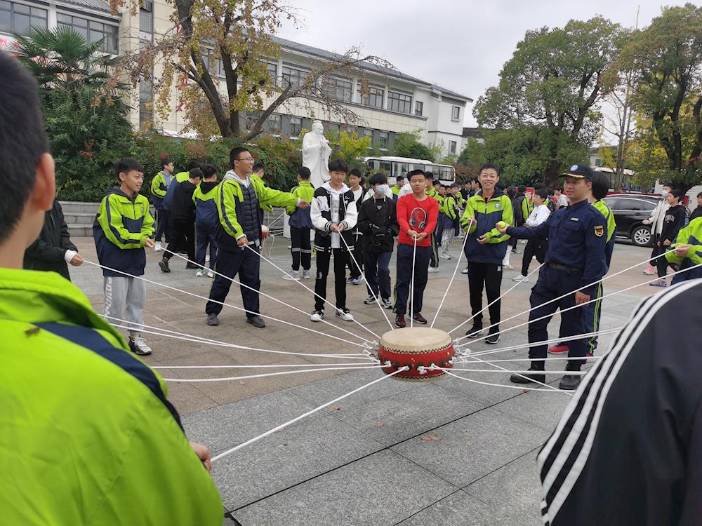 石湖中学初二年级西山社会实践活动