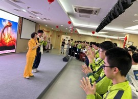 【向恒·德育】青春不迷茫，健康伴成长 ——石湖中学开展初二年级青春期心理健康知识讲座