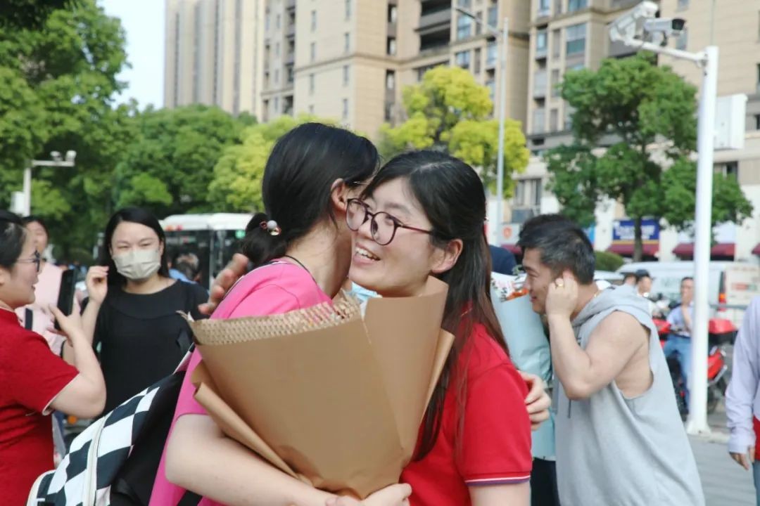 精彩上演：福满考场，愿君笔端生辉，好运数不胜数！