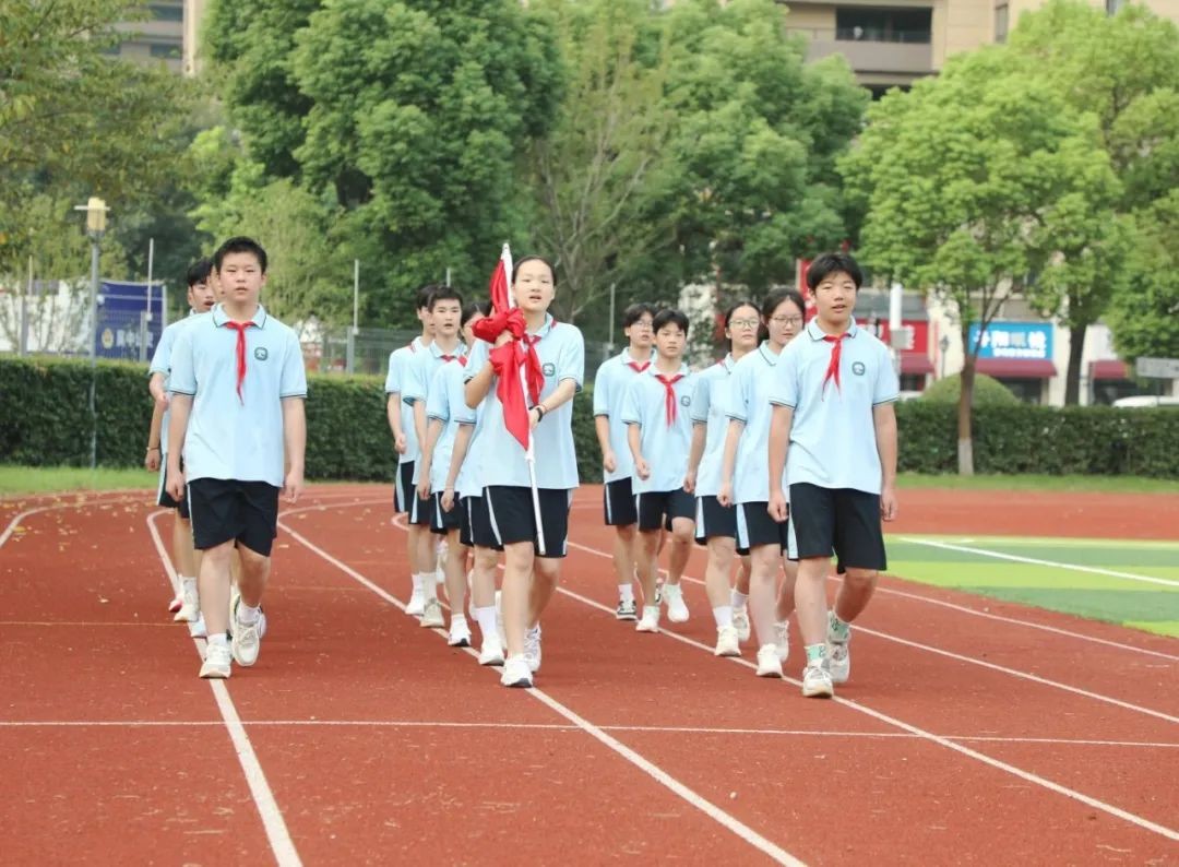 征程逐梦十年行 初心如磐再奋蹄 ——记石湖中学2024-2025学年度第一学期开学活动
