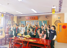 【向恒·德育】执扇绘风雅，石中绽艺韵——艺术大咖进校园，开启美誉新篇章（2）