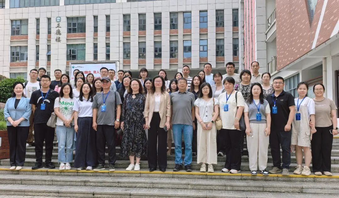 【湖畔·来客】智教互启新范式 AI育见新未来——记“AI融合，育人为本”研修班石湖中学智慧行