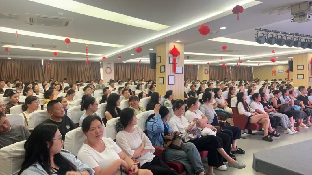 【护航·共育】 解码青春期，共育成长力 ——《石中家长乐学堂》第22期线上线下同步开讲！