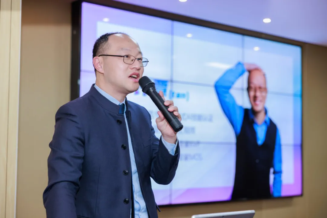 【向恒·德育】 探索智能教学新路径，AI赋能教育新生态——石湖中学开展AI赋能教育教学专题培训